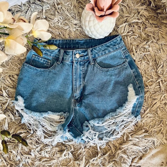 NEW Super Frayed Denim Shorts - Picture 2 of 12